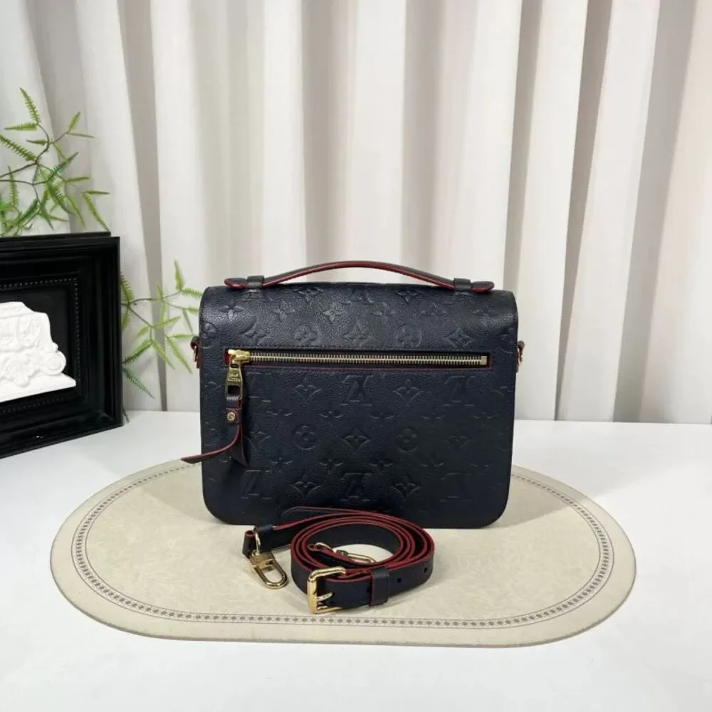 Louis Vuitton Women Pre-Loved Bag Very Good Condition